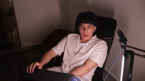 Tony Hoffa online show from 11/17/25, 04:18