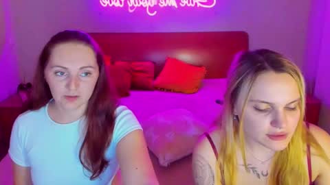 Snapshot of magiceyess chatting on 03/06/25, 10:30 Lili and Bella online show from 03/06/25, 10:30