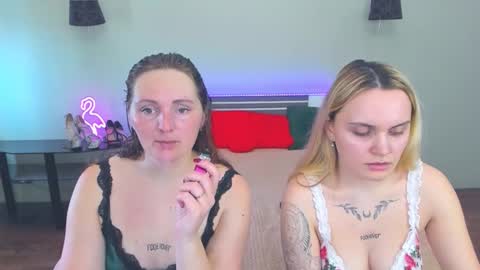 Lili and Bella online show from 03/03/26, 07:25