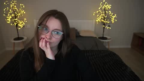 Emily online show from 10/06/25, 12:35