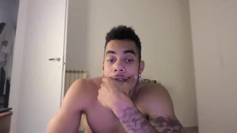 Snapshot of magicsempai chatting on 01/10/25, 12:15 Magicsempai online show from 01/10/25, 12:15