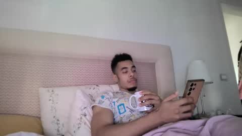 Snapshot of magicsempai chatting on 03/06/25, 03:02 Magicsempai online show from 03/06/25, 03:02