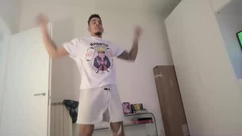 Snapshot of magicsempai chatting on 03/11/25, 11:44 Magicsempai online show from 03/11/25, 11:44