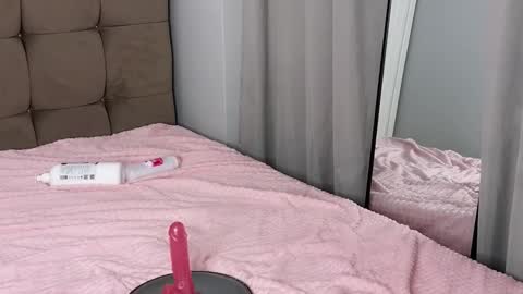 Snapshot of magnificent_angel chatting on 02/20/25, 10:26 Sasha online show from 02/20/25, 10:26