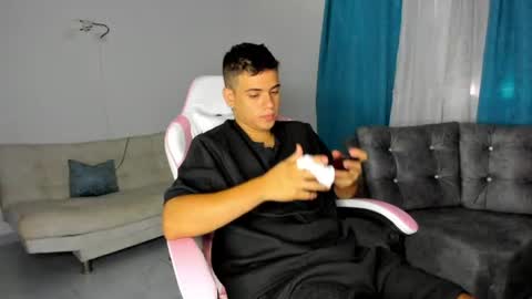 Snapshot of magnificent_star18 chatting on 06/14/26, 02:41 RONALD online show from 06/14/26, 02:41