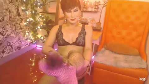 Snapshot of magnificentlydevilqueen chatting on 06/13/26, 08:01 MagnificentlyDEVILQueen online show from 06/13/26, 08:01