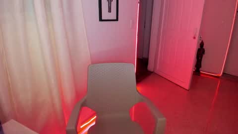 Snapshot of magnus_king chatting on 01/28/25, 02:11     online show from 01/28/25, 02:11