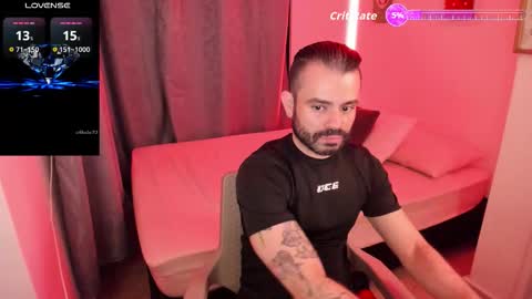 Snapshot of magnus_king chatting on 10/15/25, 02:33     online show from 10/15/25, 02:33