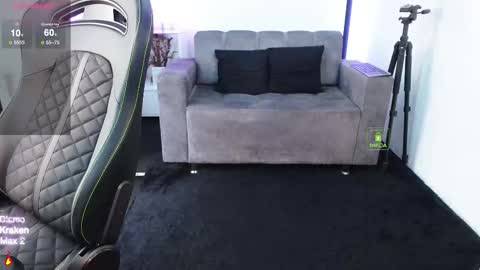 Snapshot of magnus_savage chatting on 11/16/25, 04:34 If you want me to use the Lovense please let me know -- online show from 11/16/25, 04:34