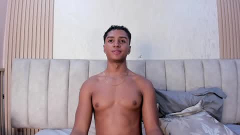 Snapshot of magnusking_ chatting on 05/25/26, 03:45 Magnus King online show from 05/25/26, 03:45