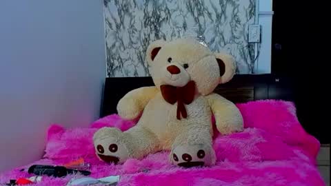 Maia Bronce online show from 04/18/26, 05:17