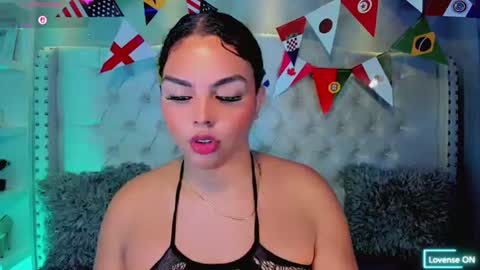 Snapshot of maia_hotts chatting on 06/11/26, 08:51 CamiiGarcia online show from 06/11/26, 08:51
