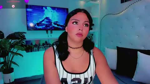 Snapshot of maia_hotts chatting on 07/17/26, 10:47 CamiiGarcia online show from 07/17/26, 10:47