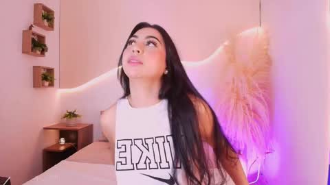 MAIA  LIA  online show from 09/18/25, 06:10