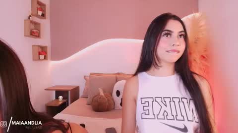 MAIA  LIA  online show from 10/29/25, 10:00