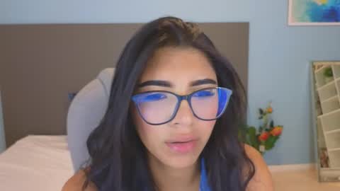 Maiaa Ruiz  online show from 10/21/25, 02:40