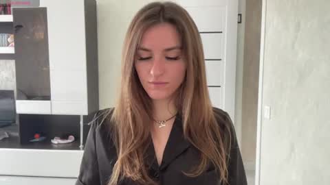 M I A online show from 07/28/26, 07:59
