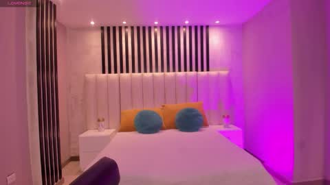  Maia  online show from 11/26/25, 07:15