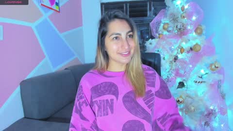 Snapshot of maiaconnor chatting on 01/08/25, 04:55 online show from 01/08/25, 04:55