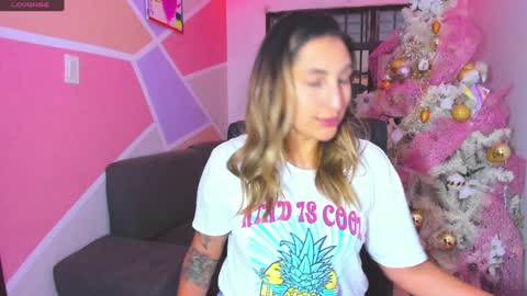 Snapshot of maiaconnor chatting on 01/22/25, 11:32 online show from 01/22/25, 11:32