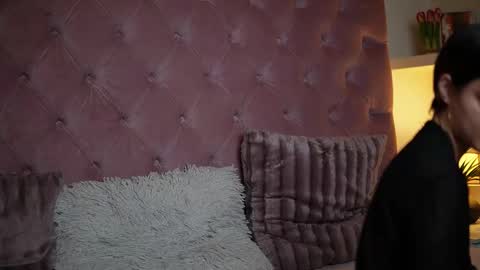  Maia  online show from 10/12/25, 08:52