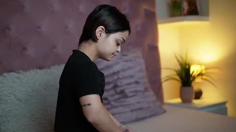  Maia  online show from 10/13/25, 10:32