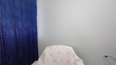 Snapshot of maiarosse_ chatting on 06/19/26, 10:02 MaiaRosse online show from 06/19/26, 10:02