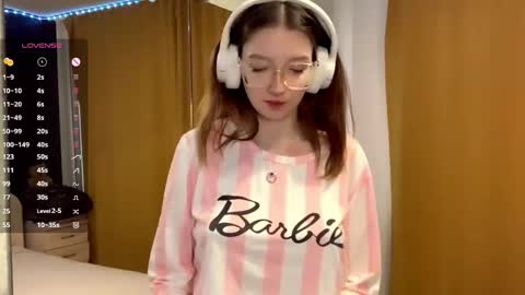 Elina online show from 10/14/25, 09:10