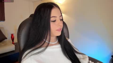 Snapshot of maiiitee_ chatting on 07/20/26, 01:35 Mait online show from 07/20/26, 01:35