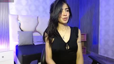 maiily_tay online show from 10/27/25, 12:20