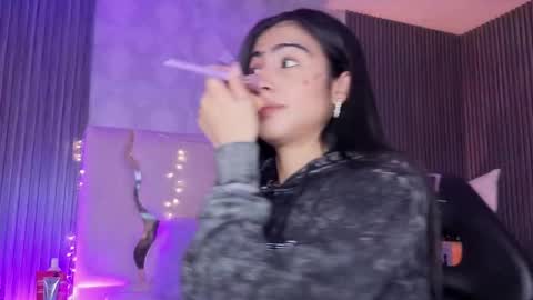 maiily_tay online show from 01/14/26, 11:49