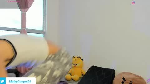 maiky_cooper01 online show from 04/15/26, 04:58