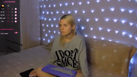 Your kitty online show from 12/24/24, 02:21