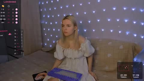 Your kitty online show from 02/20/25, 02:51