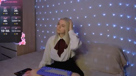 Your kitty online show from 09/17/25, 03:35