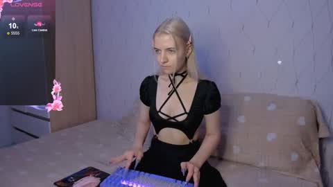 Your kitty online show from 11/01/25, 02:24