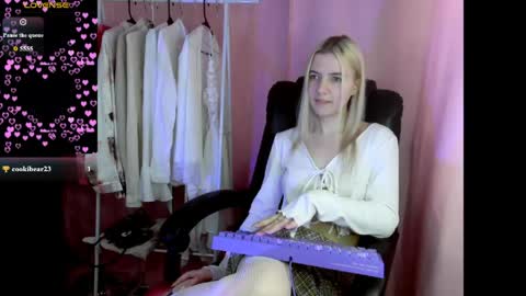 Your kitty online show from 06/03/26, 03:53