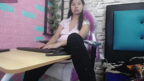  MAILY CAN  online show from 11/28/25, 12:52