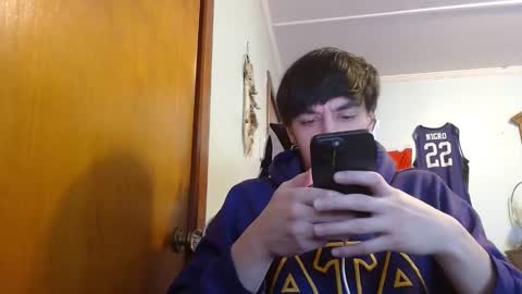 Snapshot of mainecollegeboy chatting on 01/21/25, 08:00 mainecollegeboy online show from 01/21/25, 08:00