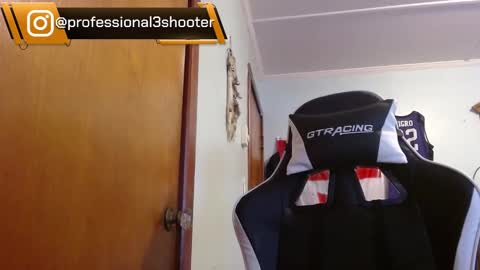 Snapshot of mainecollegeboy chatting on 01/25/25, 12:58 mainecollegeboy online show from 01/25/25, 12:58