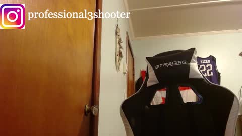 Snapshot of mainecollegeboy chatting on 01/27/25, 12:43 mainecollegeboy online show from 01/27/25, 12:43