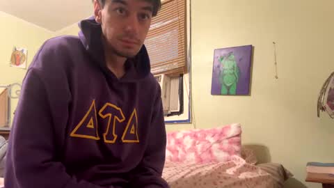 Snapshot of mainecollegeboy chatting on 10/02/25, 10:33 mainecollegeboy online show from 10/02/25, 10:33