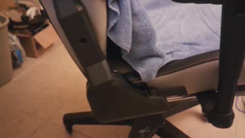 Snapshot of mainttech chatting on 12/16/24, 05:22 Gilly online show from 12/16/24, 05:22