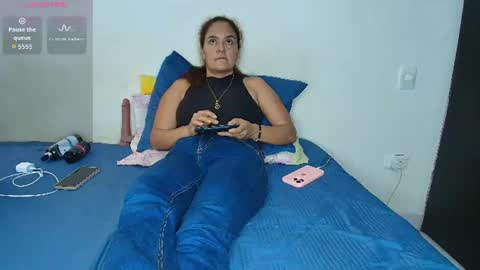 Snapshot of maira_milf chatting on 07/22/26, 10:34 Maira online show from 07/22/26, 10:34