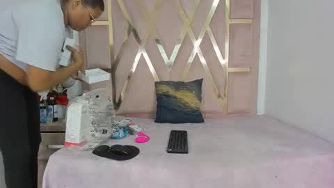 Snapshot of mairaasm chatting on 05/27/26, 12:35 Mairaasm online show from 05/27/26, 12:35