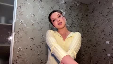 DIna online show from 04/20/26, 03:15