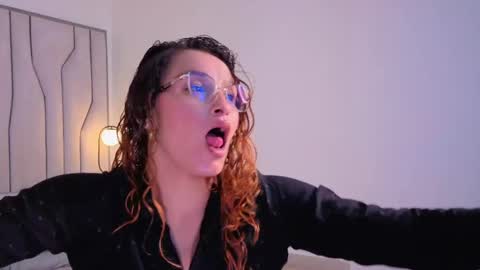 Snapshot of maise_hill1 chatting on 05/20/26, 01:28 MAISE online show from 05/20/26, 01:28