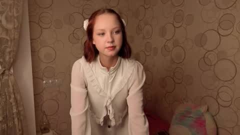 Maisie online show from 10/14/25, 02:51