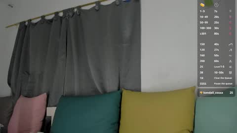 Snapshot of maison_sofiaa chatting on 01/13/25, 05:12    online show from 01/13/25, 05:12