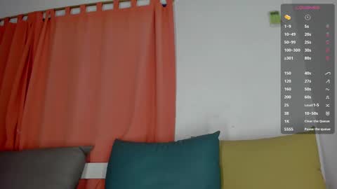 Snapshot of maison_sofiaa chatting on 01/27/25, 05:25    online show from 01/27/25, 05:25